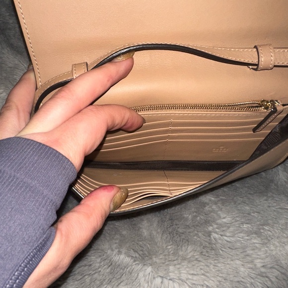 Gucci Beige Leather Crossbody Bag - Picture 3 of 3